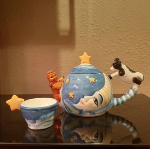 Cow Jumped Over the Moon Teapot